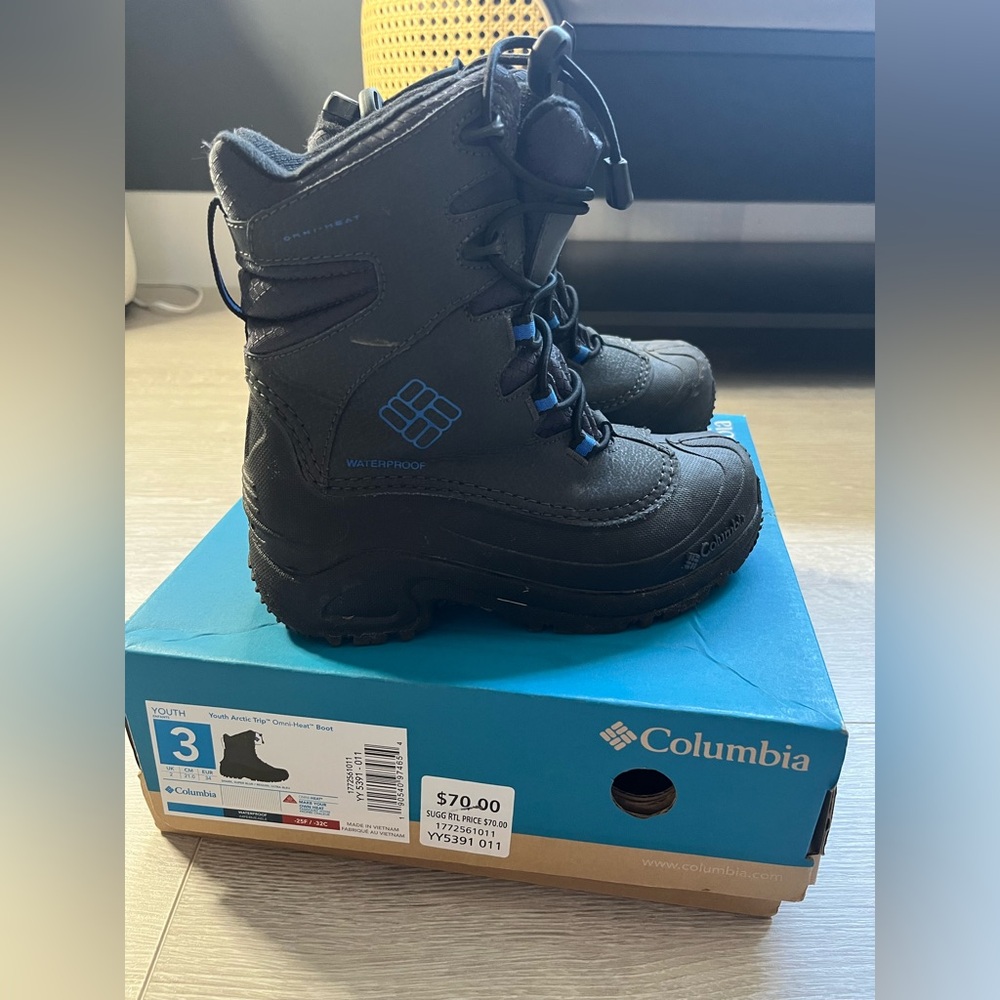 Columbia youth arctic trip Omni hear winter snow boot